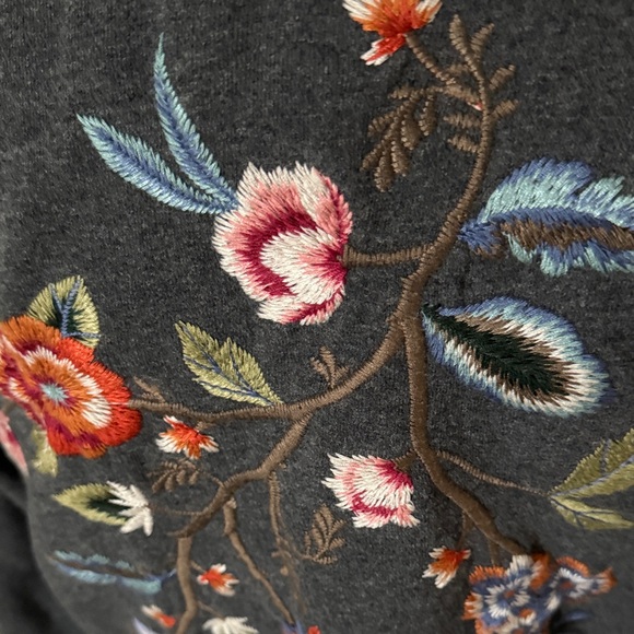 Johnny Was Renata Raglan Embroidered Sweatshirt - Picture 9 of 10